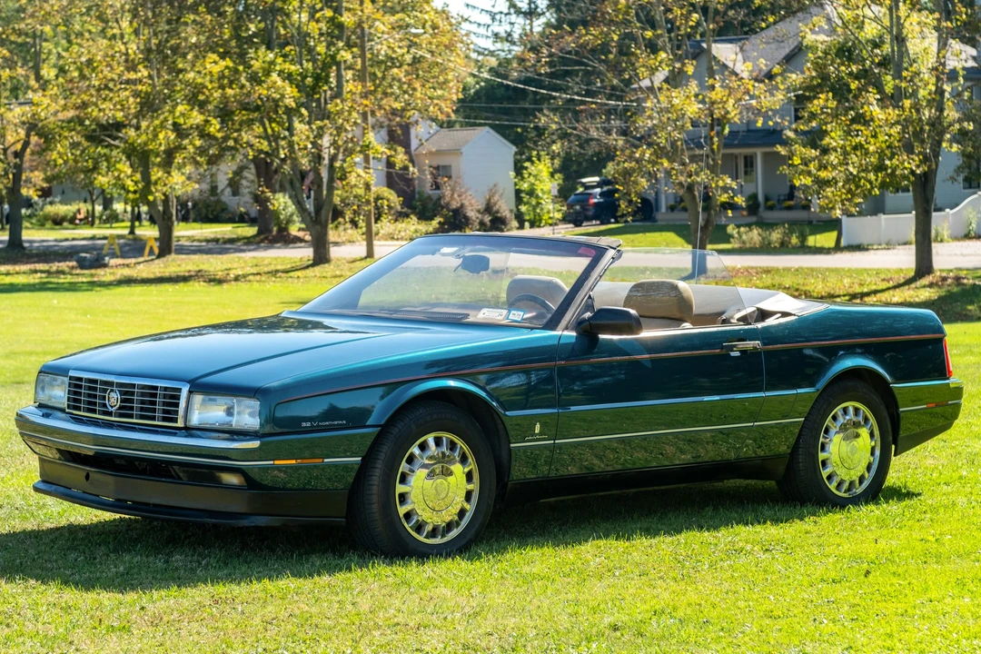 1993 Cadillac Allante - Image 2 of 31
