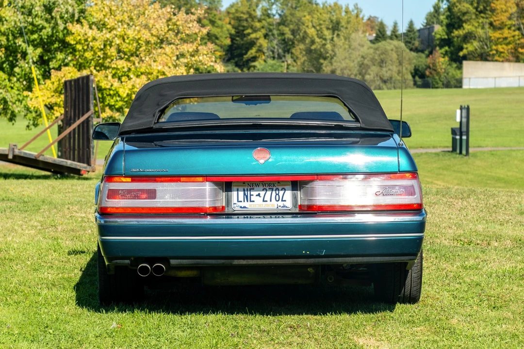 1993 Cadillac Allante - Image 13 of 31