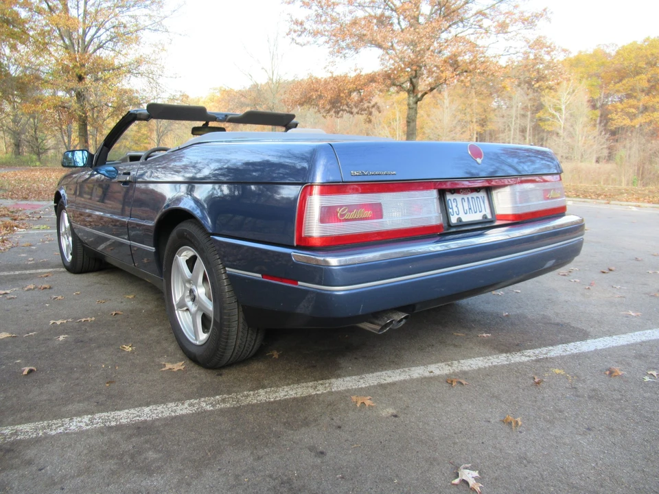 1993 Cadillac Allante - Image 23 of 31