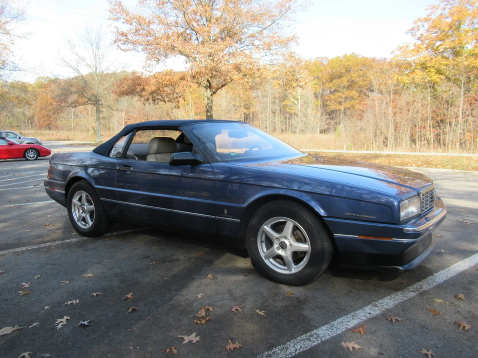 1993 Cadillac Allante - Image 2 of 31