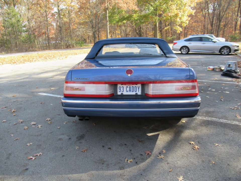 1993 Cadillac Allante - Image 11 of 31