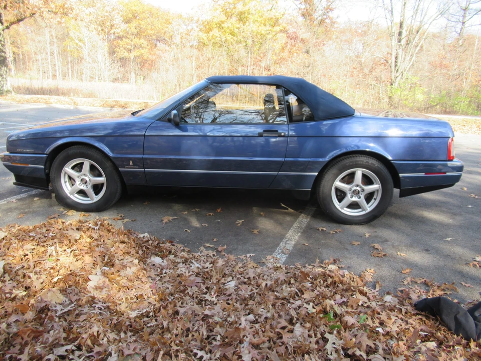 1993 Cadillac Allante - Image 9 of 31
