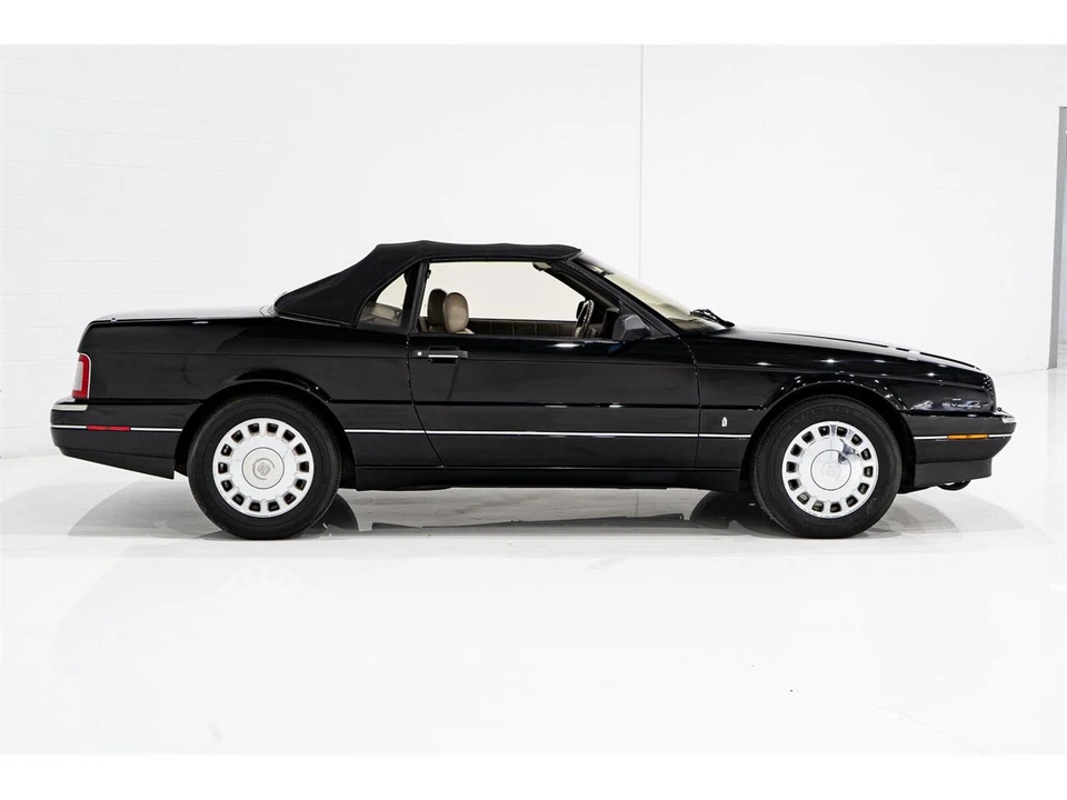 1993 Cadillac Allante - Image 4 of 31