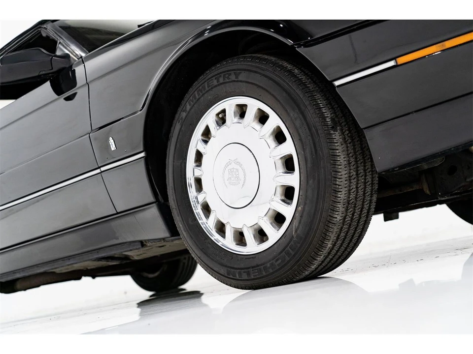1993 Cadillac Allante - Image 7 of 31