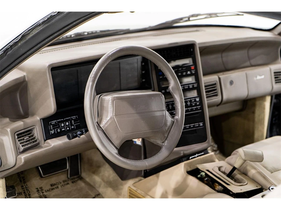 1993 Cadillac Allante - Image 11 of 31