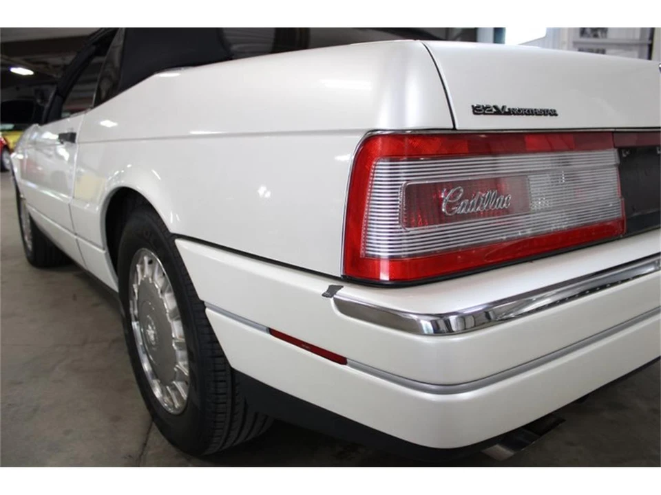 1993 Cadillac Allante - Image 13 of 31