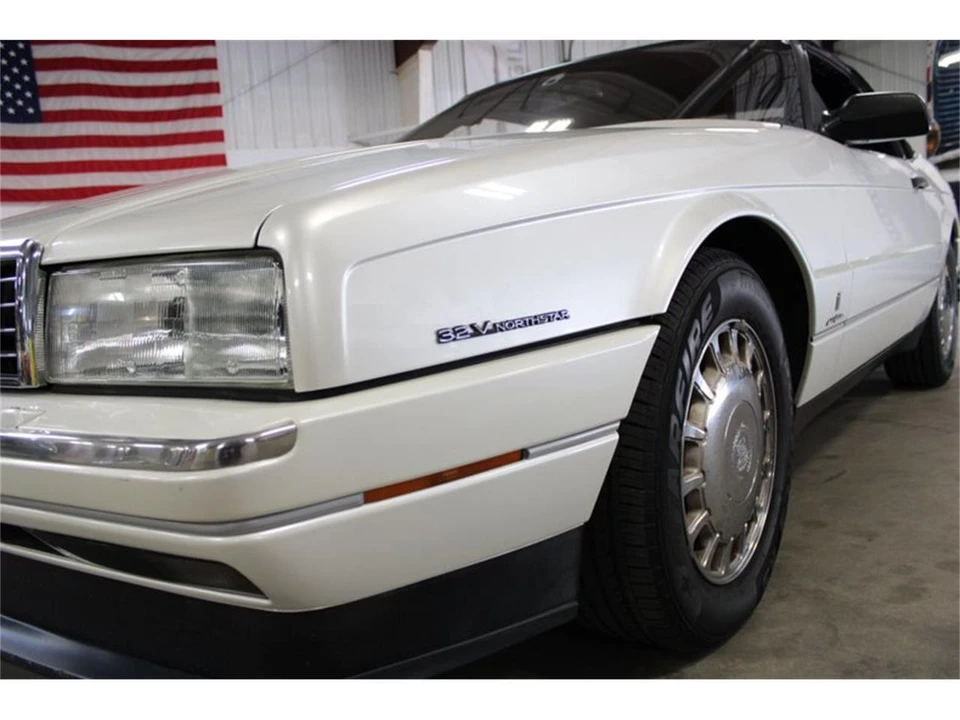 1993 Cadillac Allante - Image 10 of 31