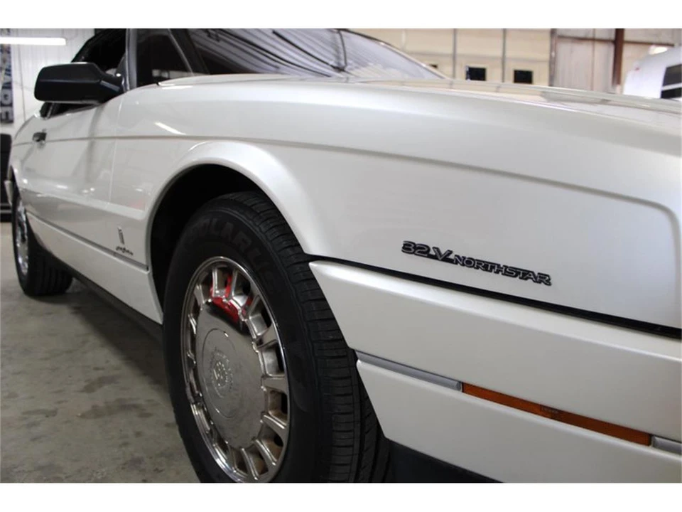 1993 Cadillac Allante - Image 17 of 31