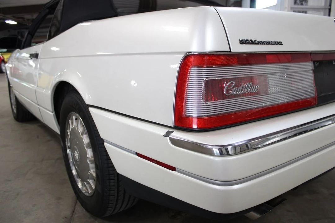 1993 Cadillac Allante - Image 13 of 31