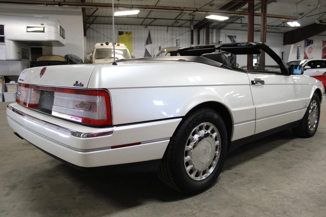 1993 Cadillac Allante - Image 28 of 31