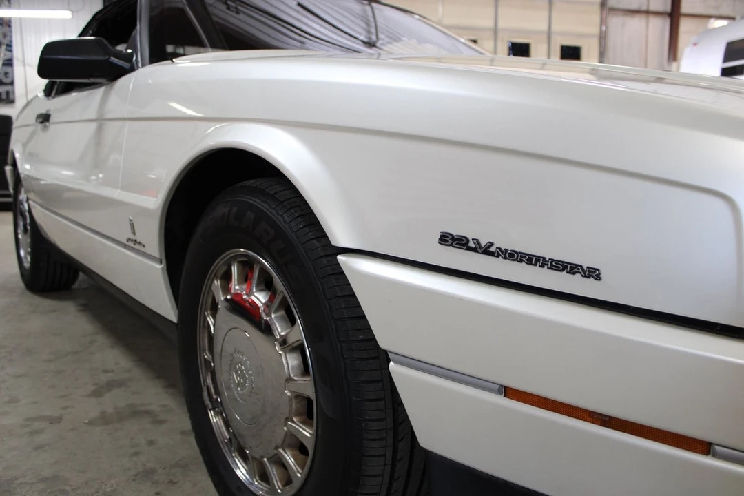 1993 Cadillac Allante - Image 17 of 31