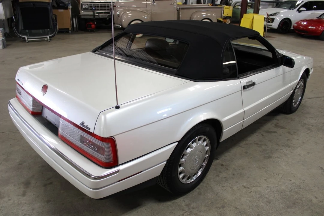 1993 Cadillac Allante - Image 21 of 31