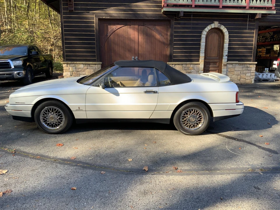 1993 Cadillac Allante - Image 16 of 31