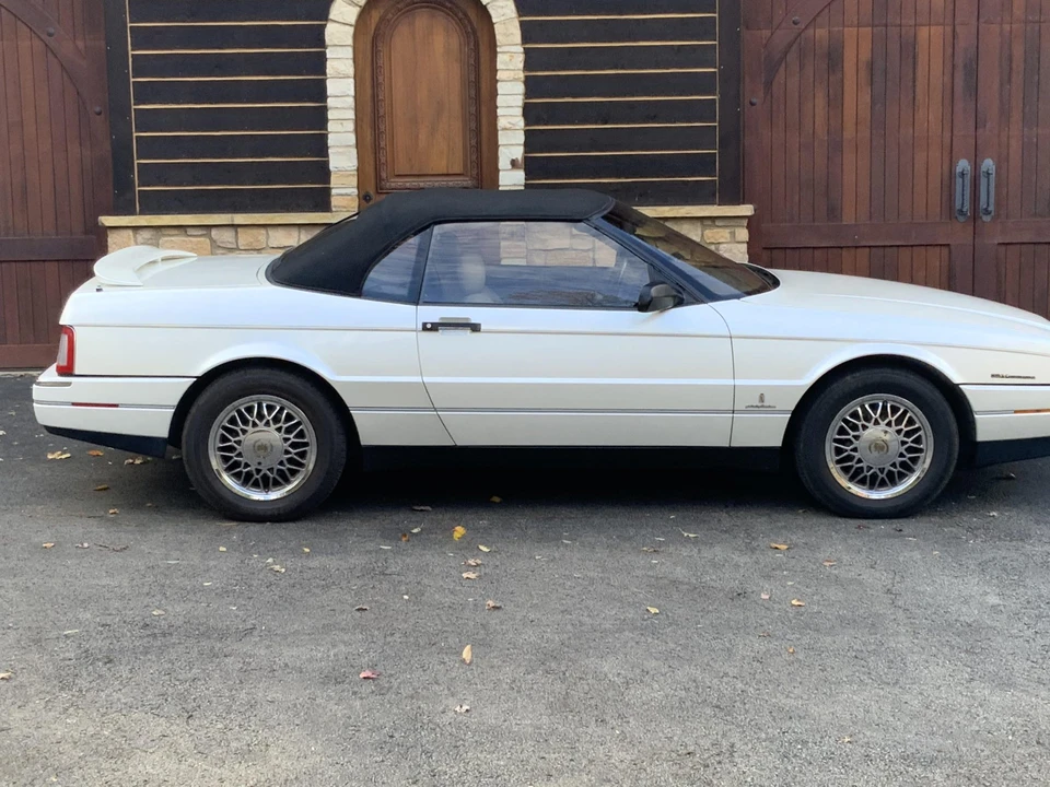1993 Cadillac Allante - Image 10 of 31