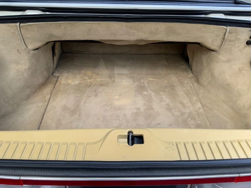 1993 Cadillac Allante - Image 18 of 21