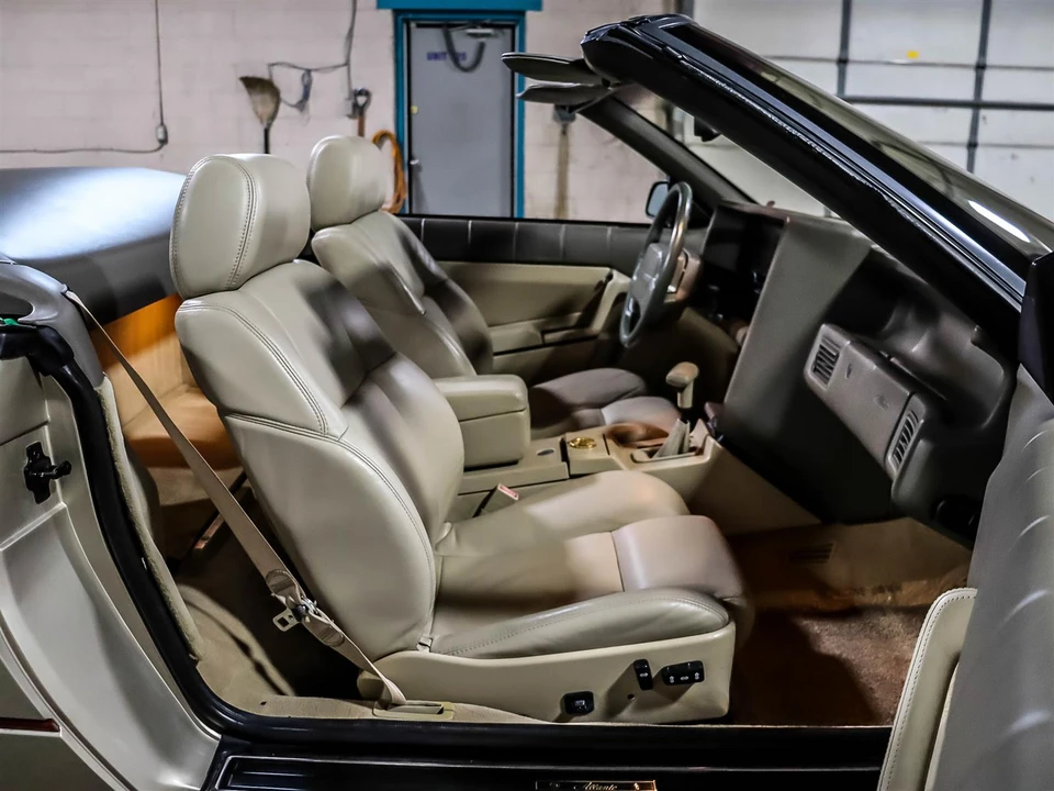 1993 Cadillac Allante - Image 27 of 31