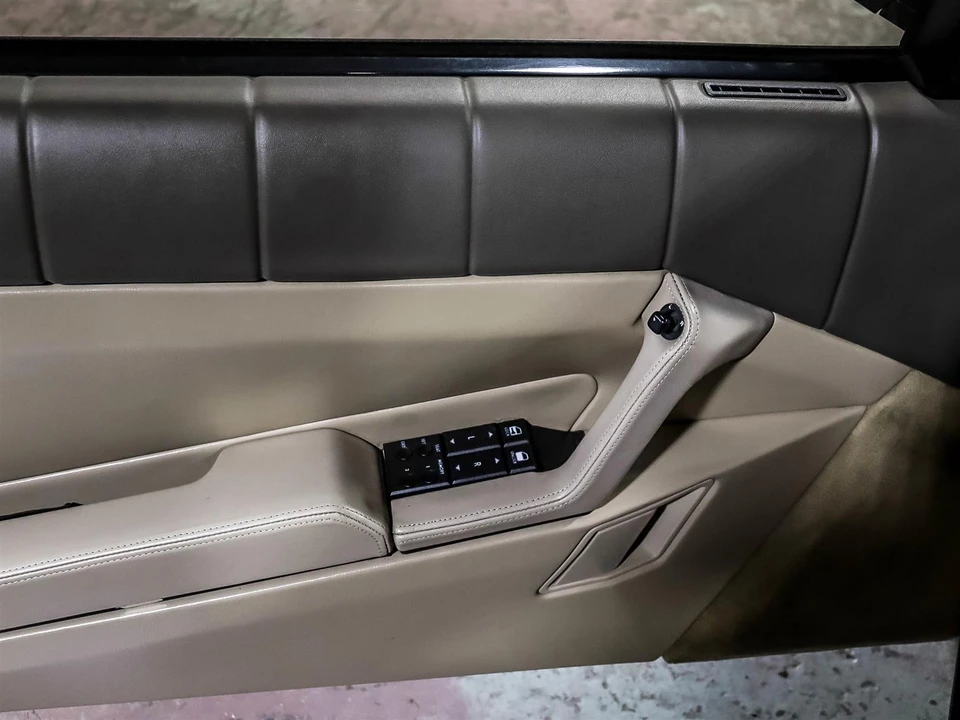 1993 Cadillac Allante - Image 24 of 31