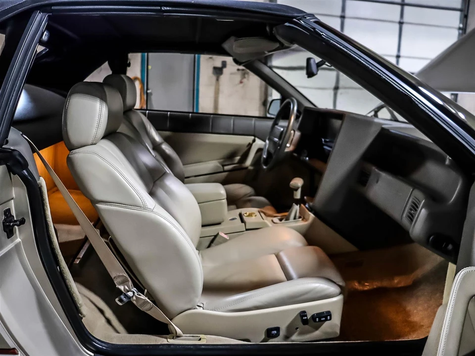 1993 Cadillac Allante - Image 28 of 31