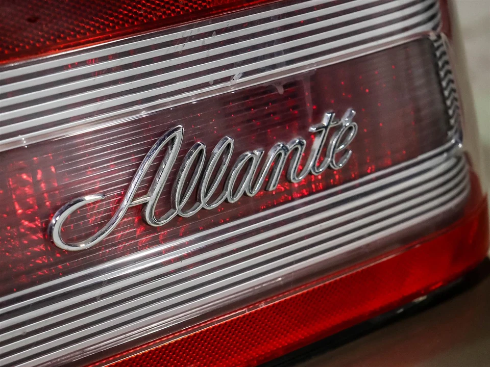 1993 Cadillac Allante - Image 14 of 31