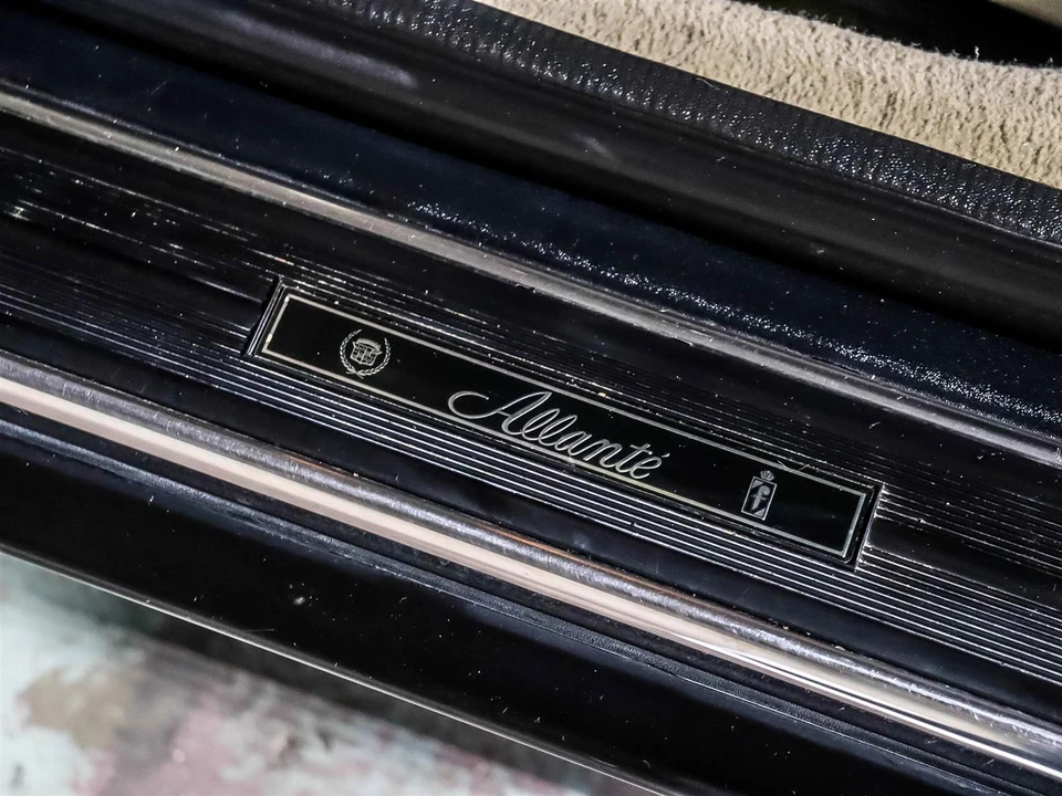 1993 Cadillac Allante - Image 26 of 31