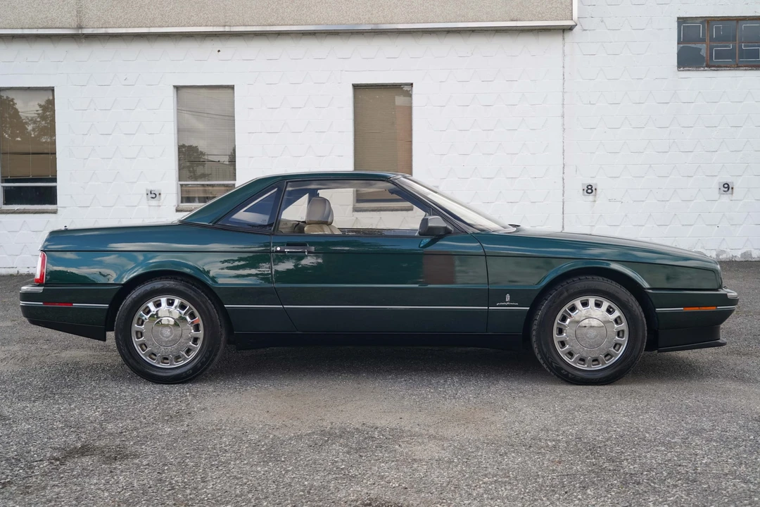 1993 Cadillac Allante - Image 2 of 31