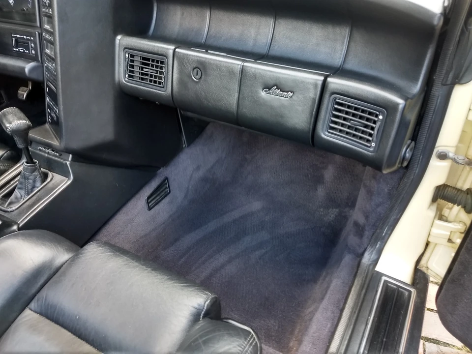 1993 Cadillac Allante - Image 12 of 31