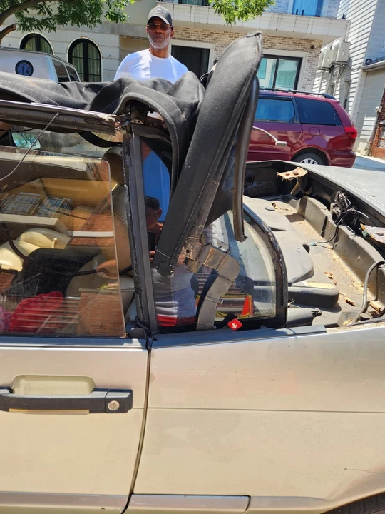 1993 Cadillac Allante - Image 14 of 16