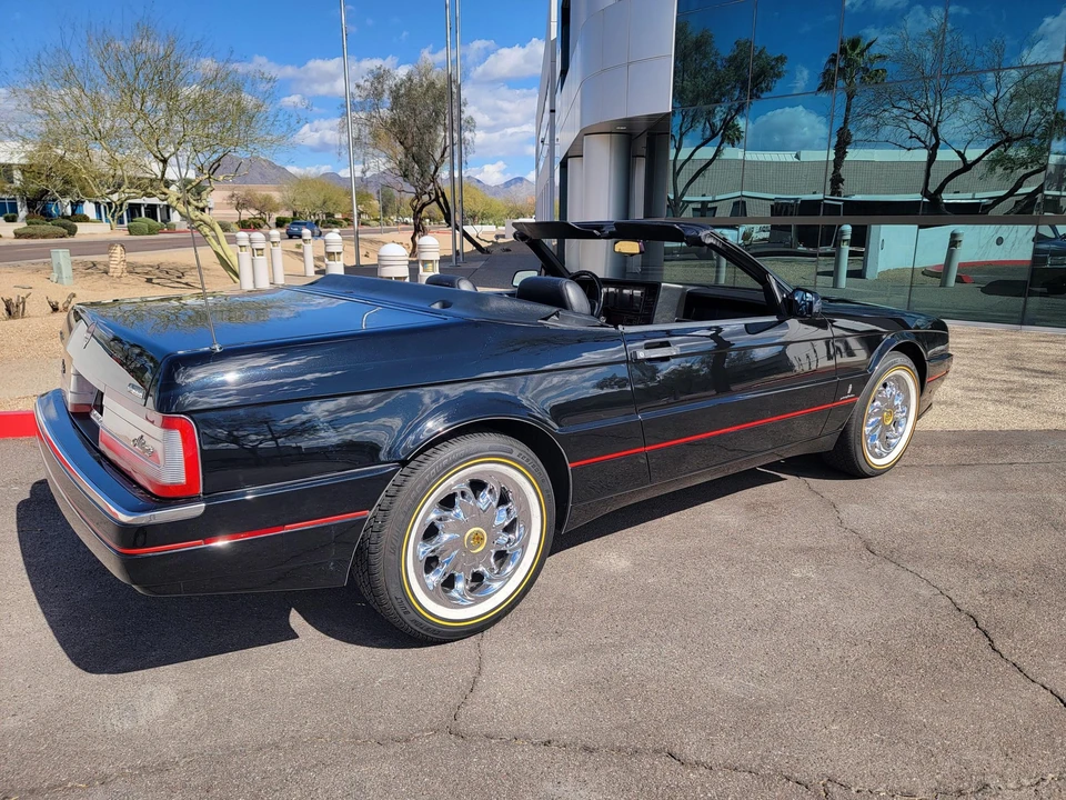 1993 Cadillac Allante - Image 8 of 31