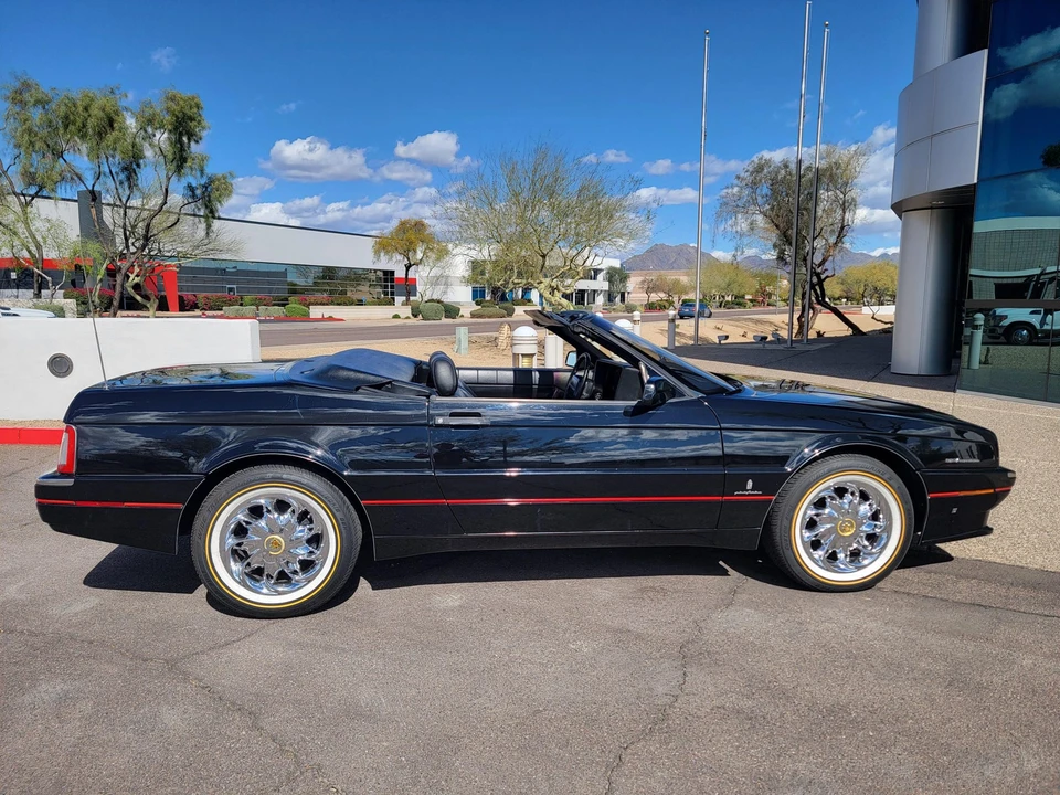 1993 Cadillac Allante - Image 9 of 31