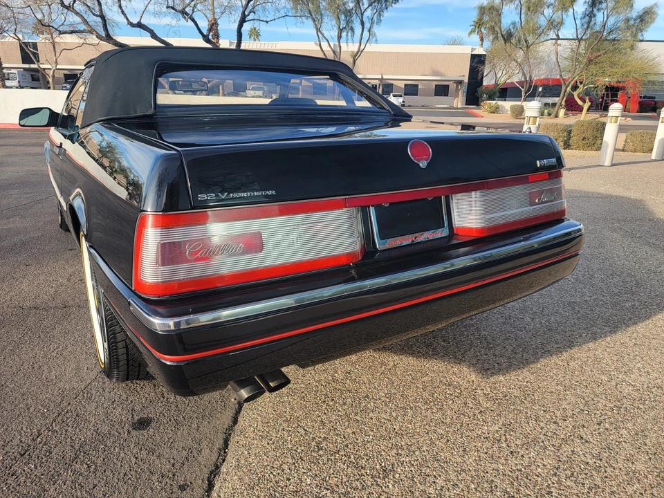 1993 Cadillac Allante - Image 18 of 31