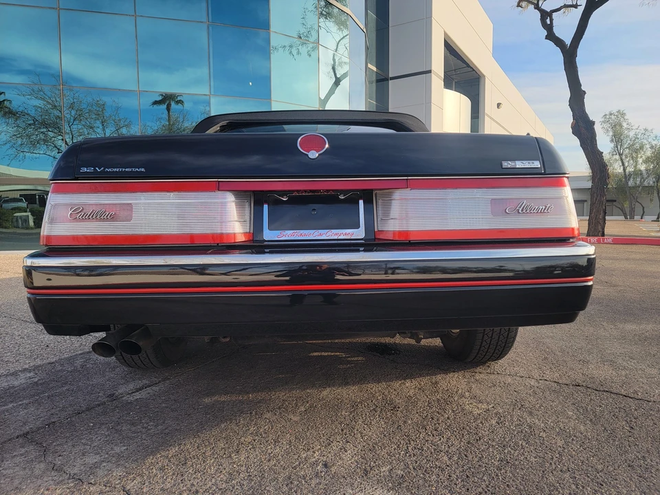 1993 Cadillac Allante - Image 22 of 31