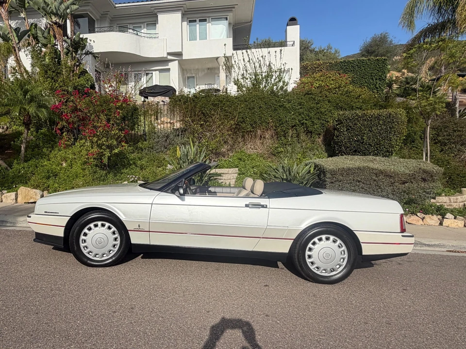 1993 Cadillac Allante - Image 14 of 31