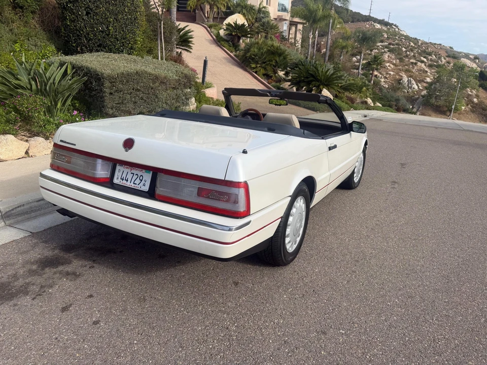 1993 Cadillac Allante - Image 10 of 31