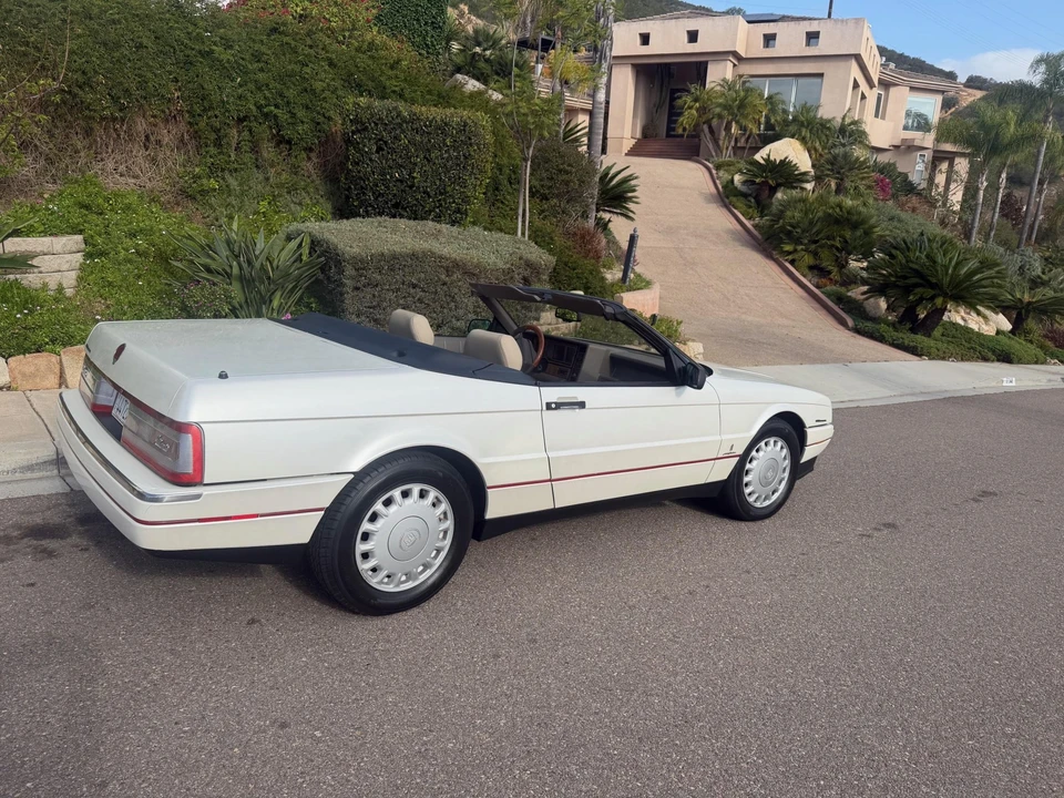 1993 Cadillac Allante - Image 8 of 31