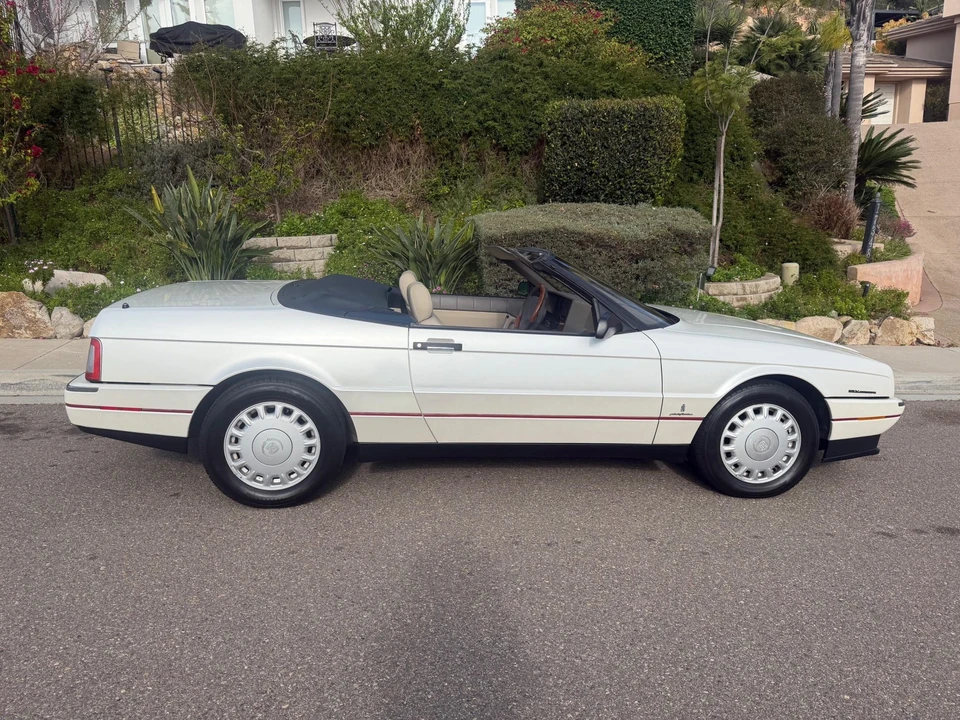 1993 Cadillac Allante - Image 7 of 31