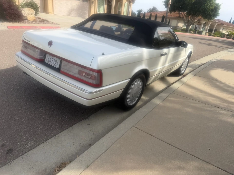 1993 Cadillac Allante - Image 18 of 31