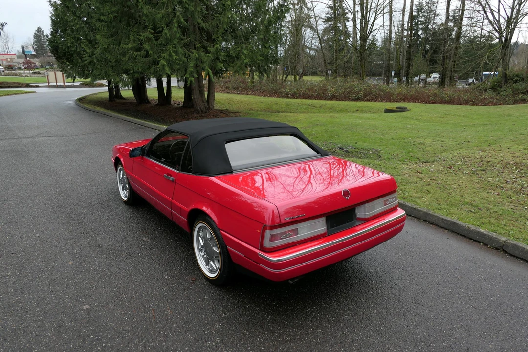 1993 Cadillac Allante - Image 29 of 31