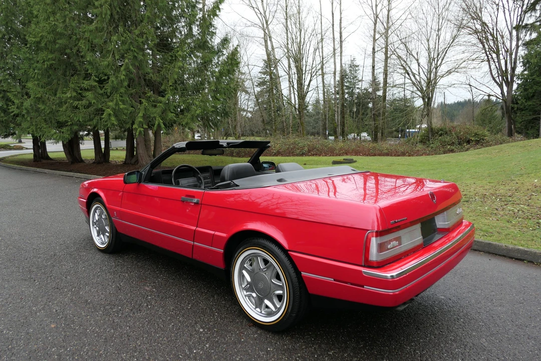 1993 Cadillac Allante - Image 10 of 31