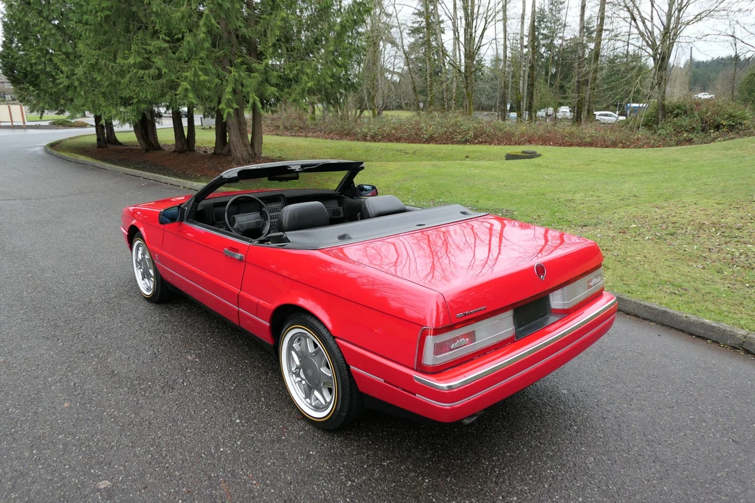 1993 Cadillac Allante - Image 11 of 31