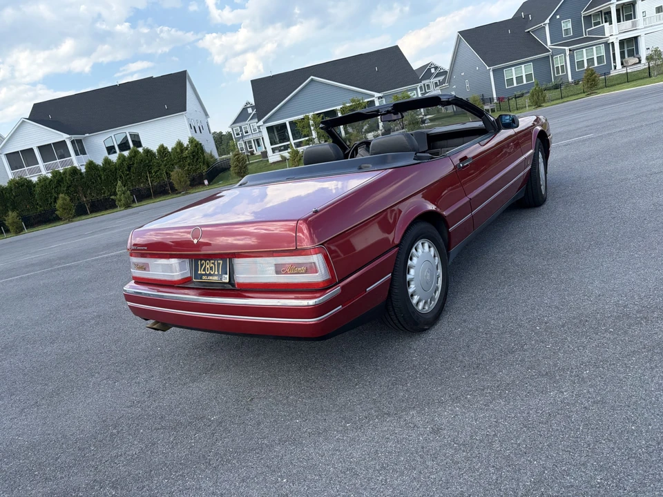 1993 Cadillac Allante - Image 8 of 31