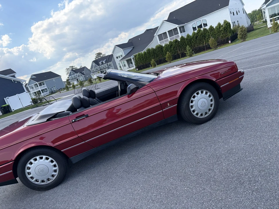 1993 Cadillac Allante - Image 17 of 31