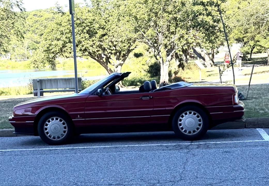 1993 Cadillac Allante - Image 9 of 31