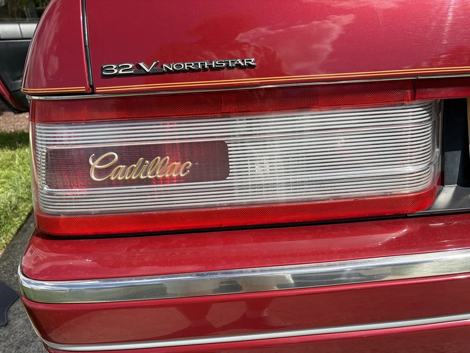 1993 Cadillac Allante - Image 29 of 31