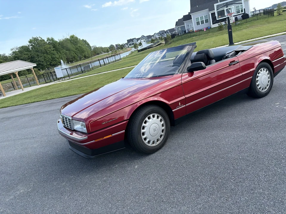1993 Cadillac Allante - Image 10 of 31