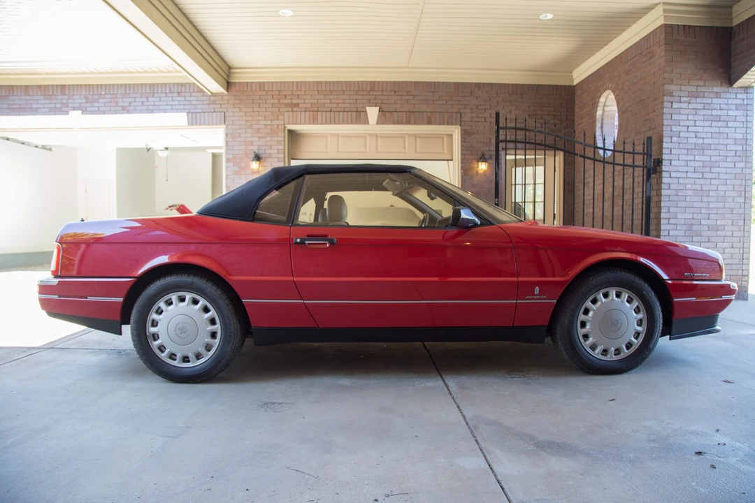 1993 Cadillac Allante - Image 9 of 31