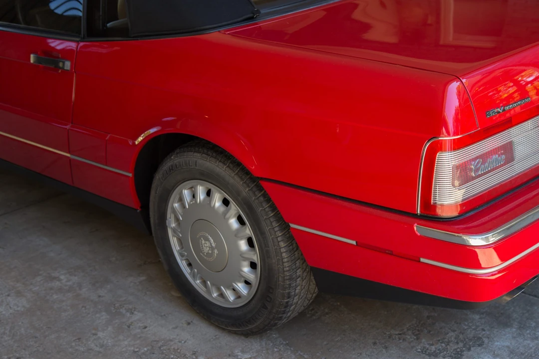 1993 Cadillac Allante - Image 16 of 31