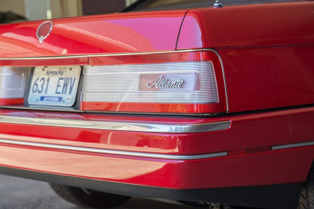 1993 Cadillac Allante - Image 18 of 31