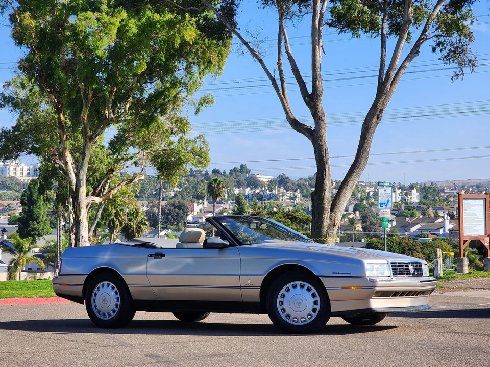 1993 Cadillac Allante - Image 8 of 31