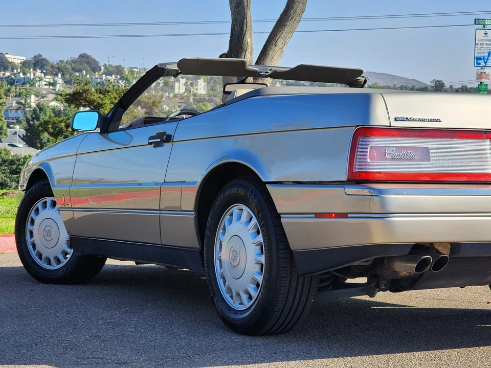 1993 Cadillac Allante - Image 15 of 31