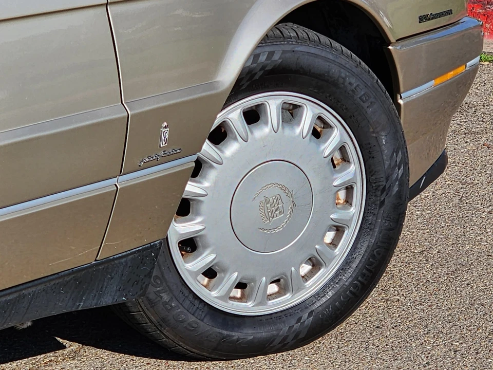1993 Cadillac Allante - Image 22 of 31